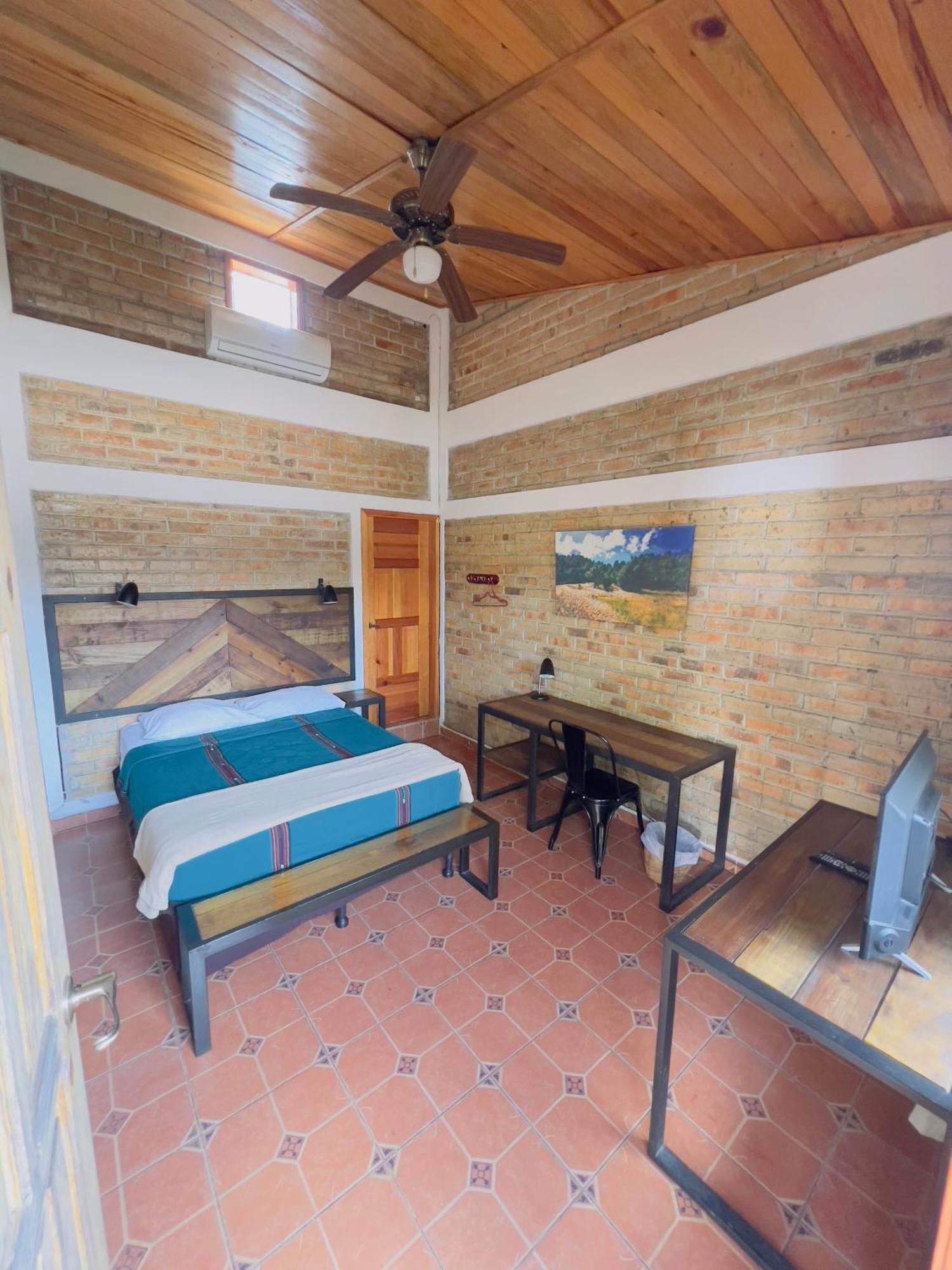 Jardin Cafe Hotel & Restaurant Gracias Bagian luar foto