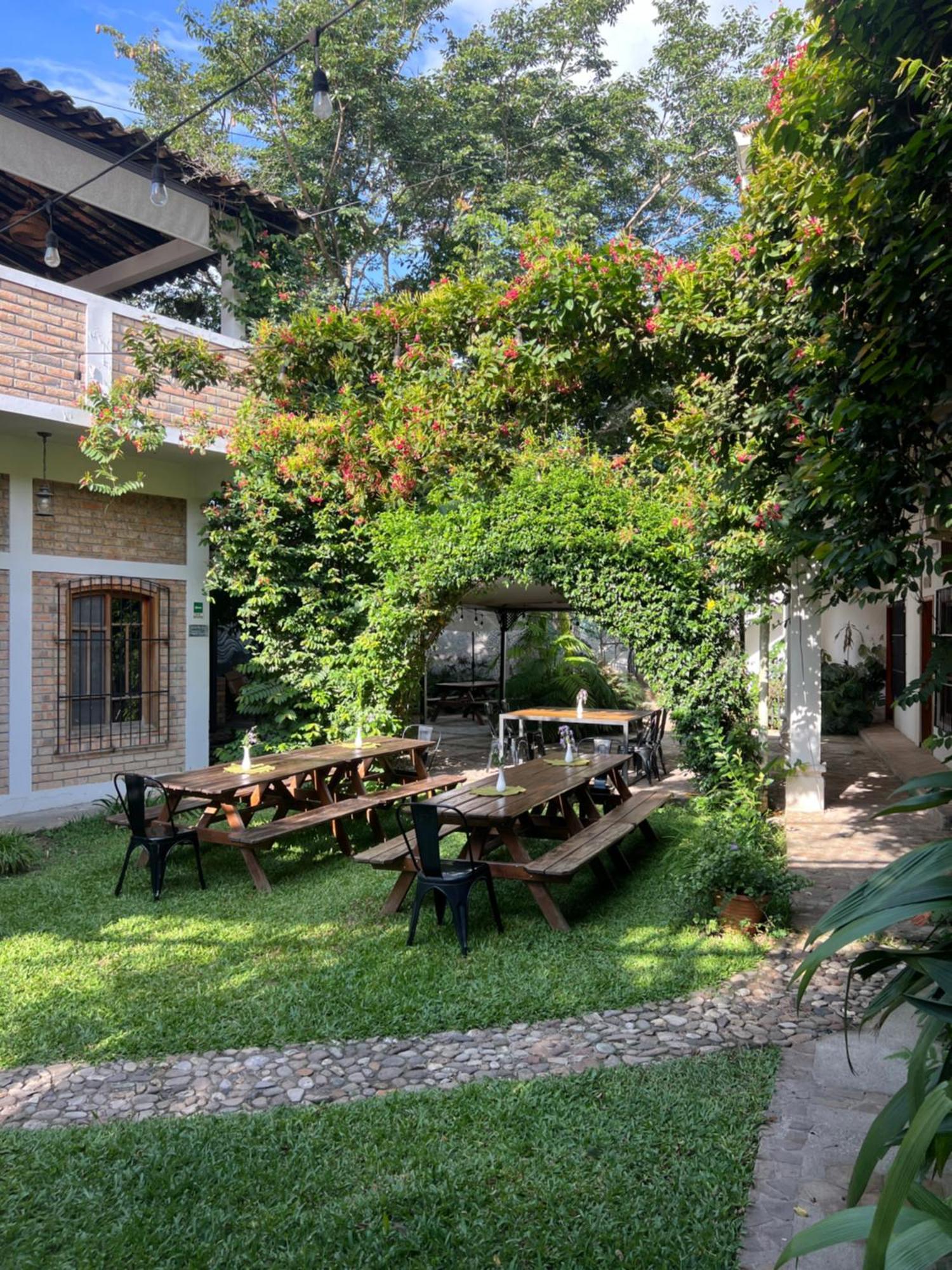 Jardin Cafe Hotel & Restaurant Gracias Bagian luar foto